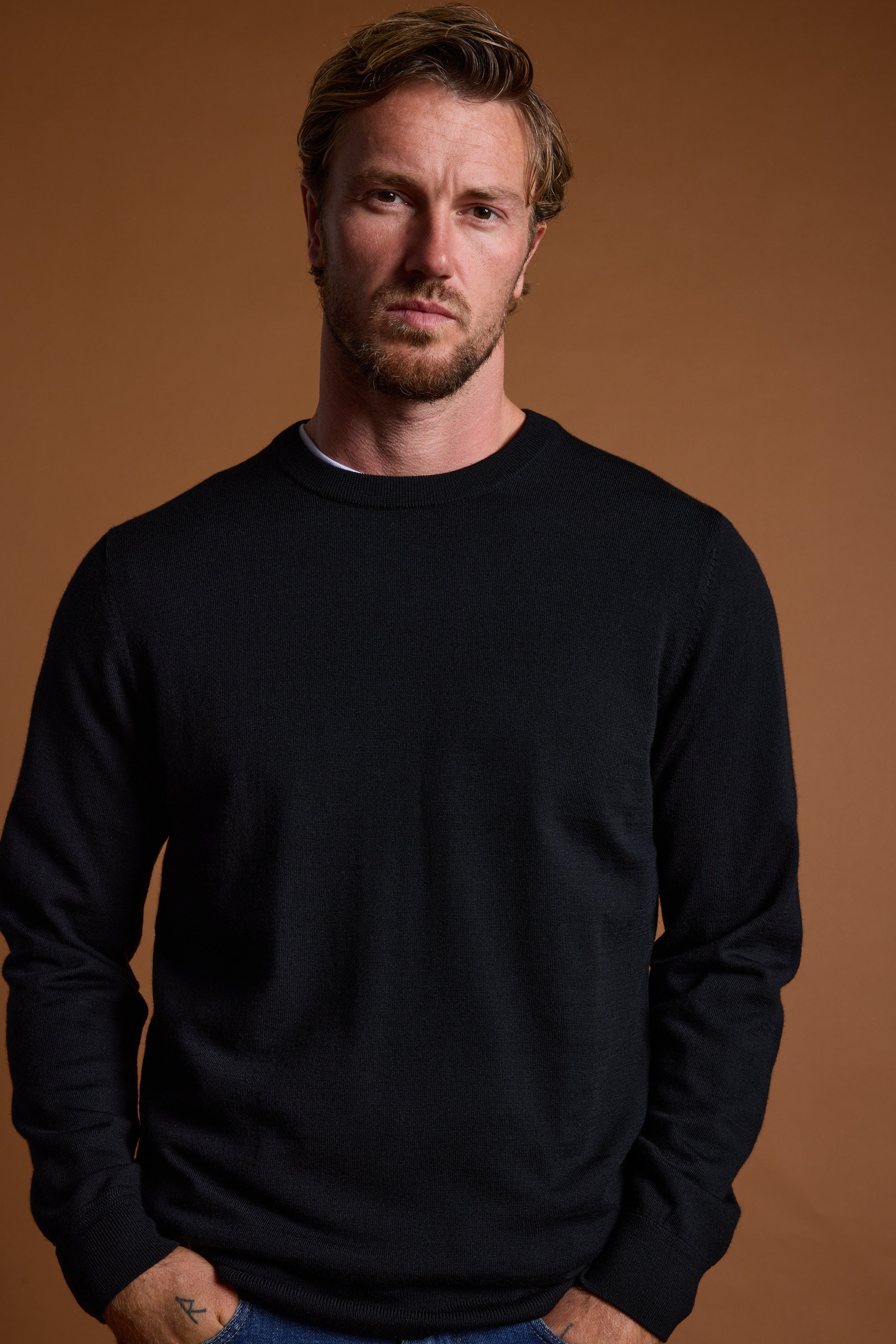 Shop Skyland ZQrx Merino Crew (BLACK) | Barkers