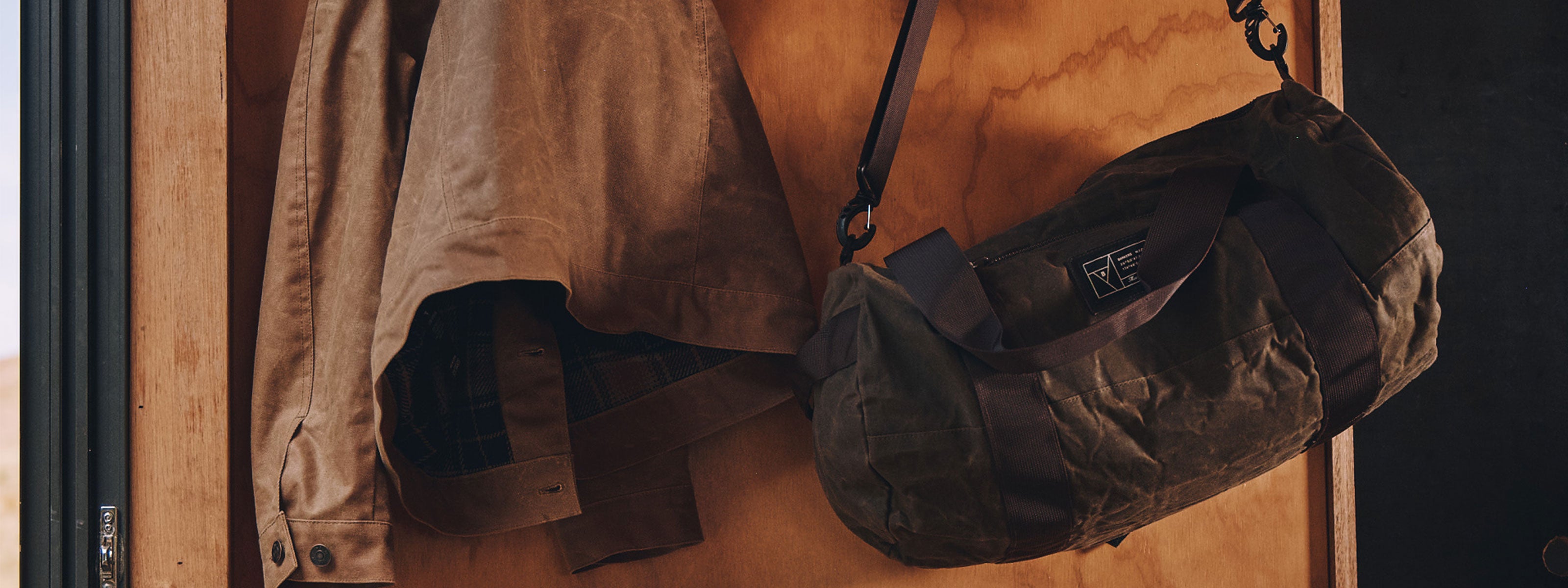 barkers-luggage-desktop